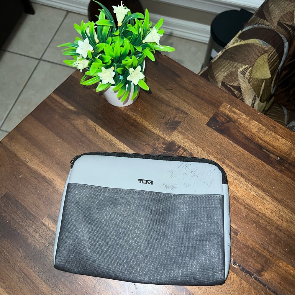 Tumi Black Zip Around Travel Pouch Cosmetic Beauty Bag Toiletries Case